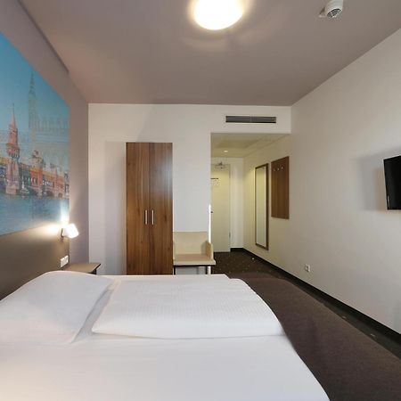 B&B Hotel Berlin City-Ost ภายนอก รูปภาพ