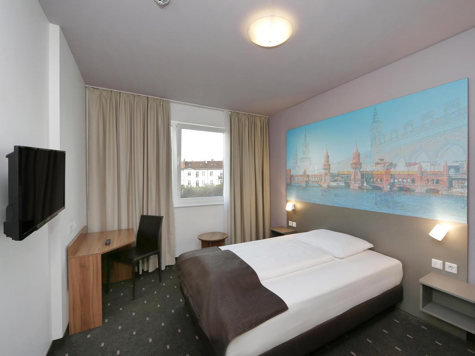 B&B Hotel Berlin City-Ost ภายนอก รูปภาพ