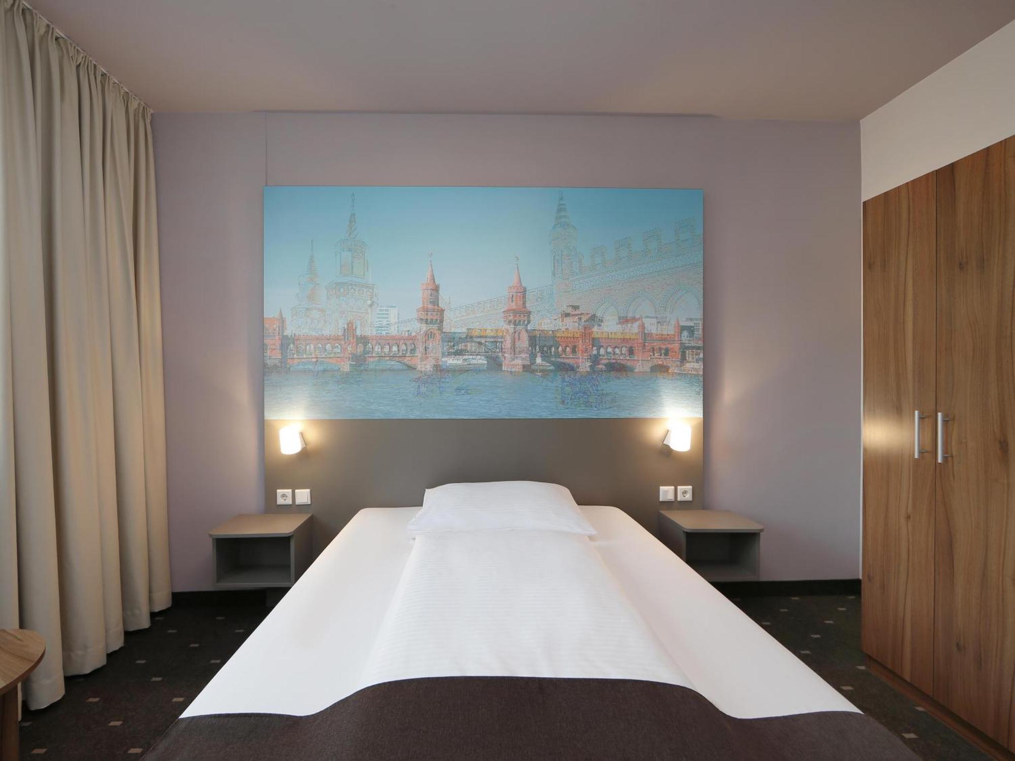 B&B Hotel Berlin City-Ost ภายนอก รูปภาพ