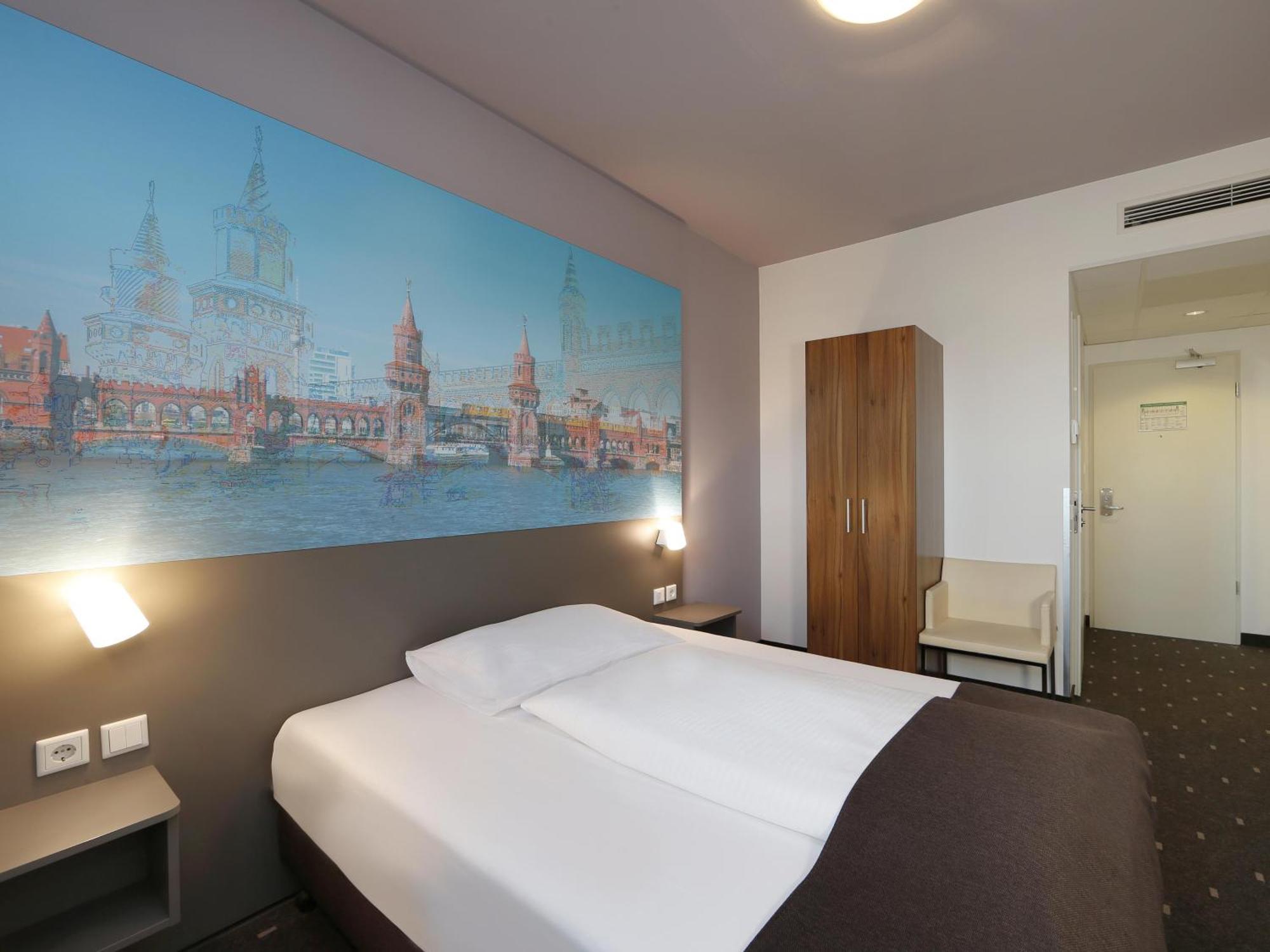 B&B Hotel Berlin City-Ost ภายนอก รูปภาพ