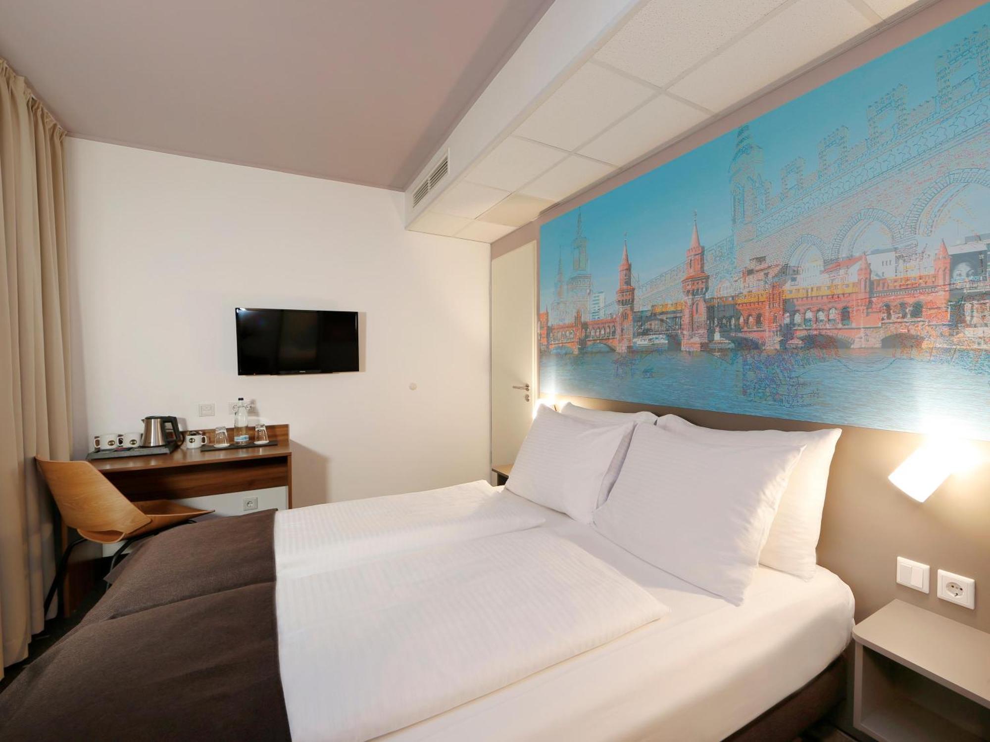 B&B Hotel Berlin City-Ost ภายนอก รูปภาพ