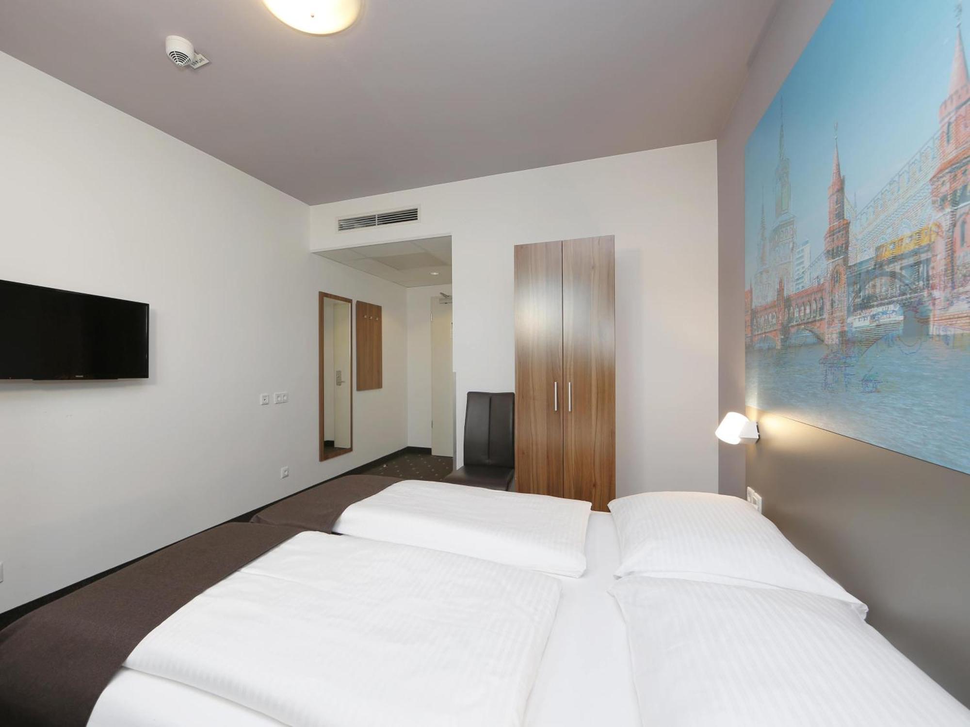 B&B Hotel Berlin City-Ost ภายนอก รูปภาพ